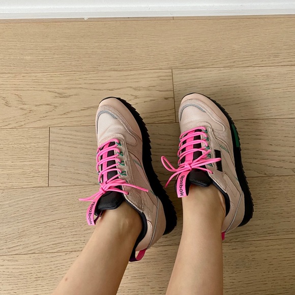 neon pink reebok classics